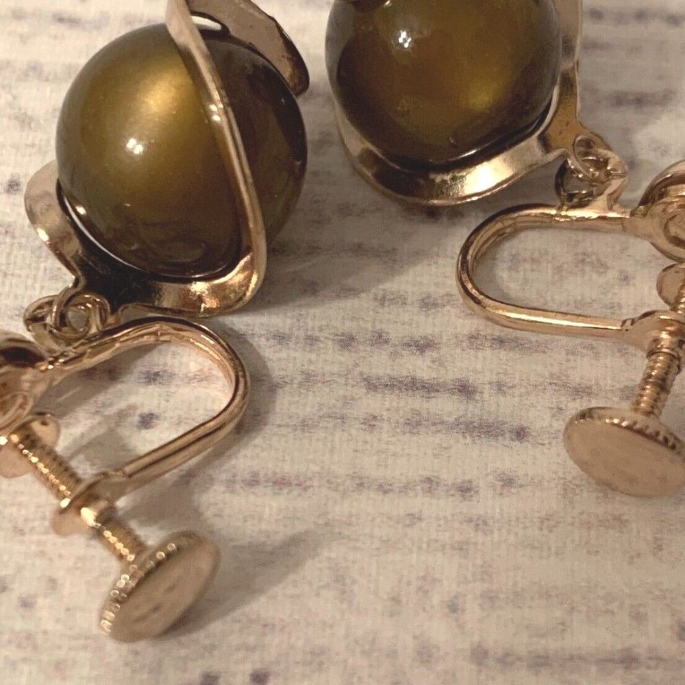 Vintage Beautiful clip on drop style screw post earrings, brown, gold